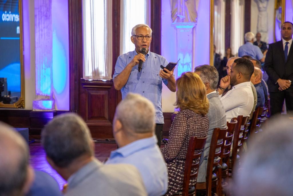 Ministro de Educación, Ángel Hernández