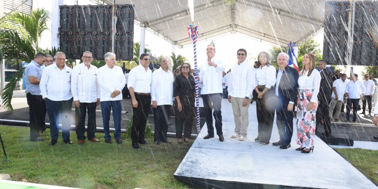 Presidente Luis Abinader entrega junto a director de la CAASD Felipe Suberví la primera fase de rehabilitación del Acueducto Barrera de Salinidad