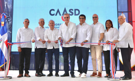 Presidente Abinader entrega rehabilitada planta de tratamiento Prados de San Luis, en SDE