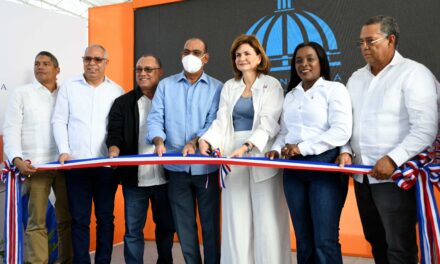 Gobierno entrega carretera y calles asfaltadas en Guayajayuco con una inversión de superior a RD$83 MM