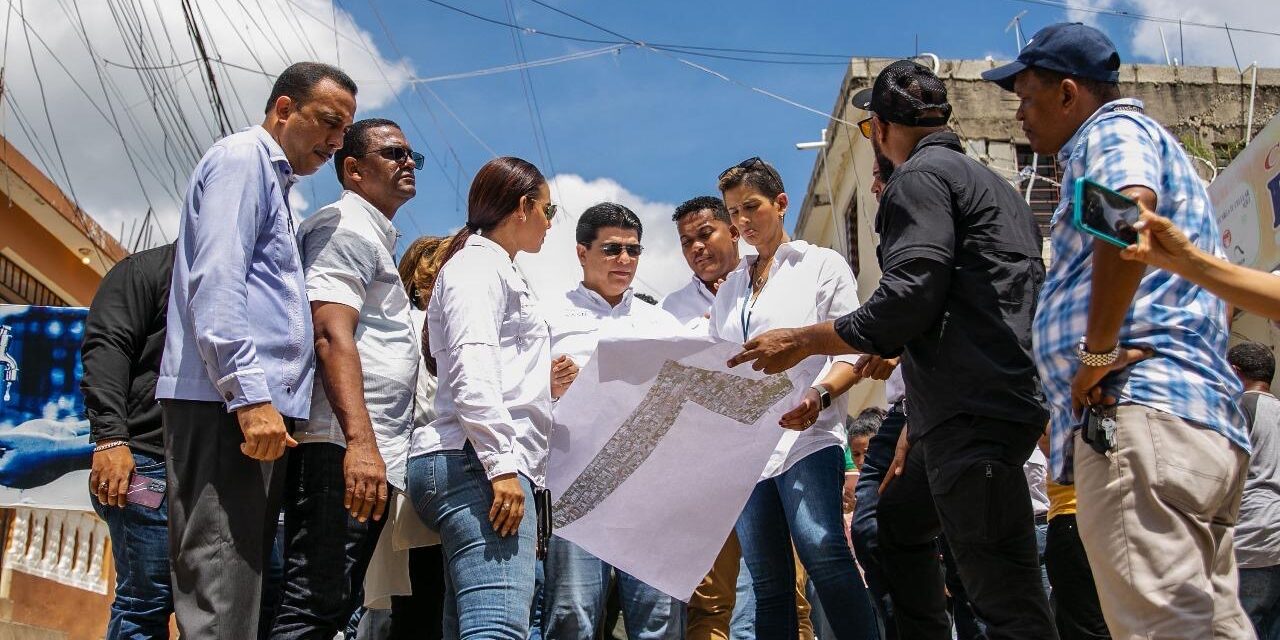 Fellito Suberví supervisa obras en SDN que beneficiarán a más de 47 mil habitantes