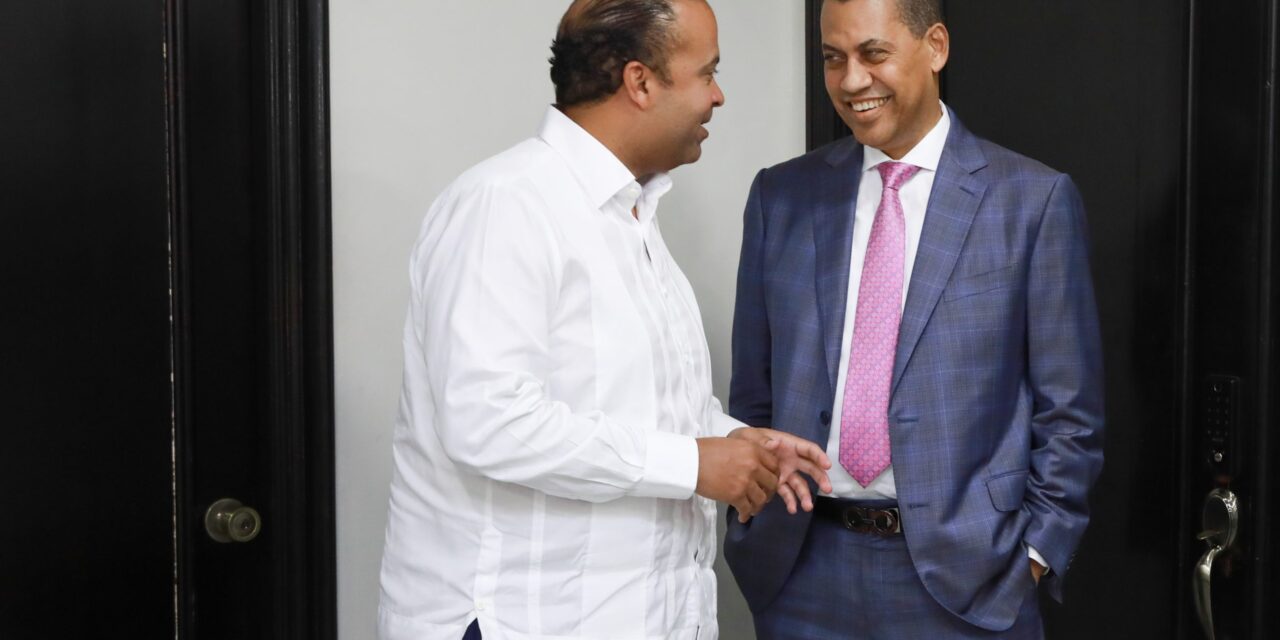 Presidente del Indotel recibe visita de cortesía del administrador general del Banreservas