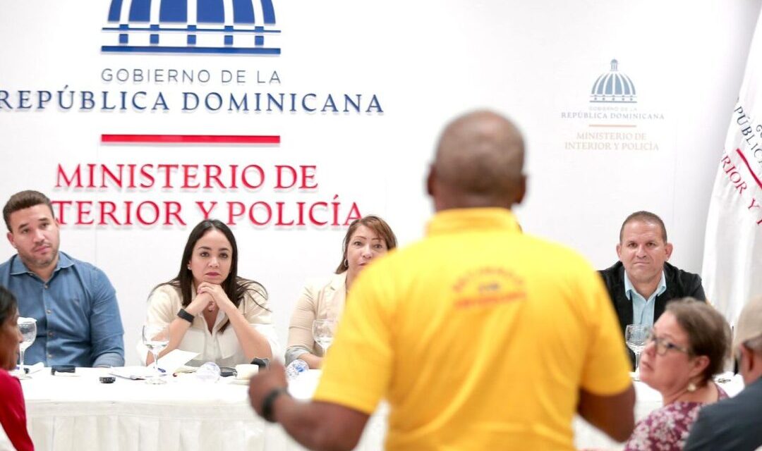 Ministra de Interior y Policía recibe denuncias de infracciones legales en el Gran Santo Domingo