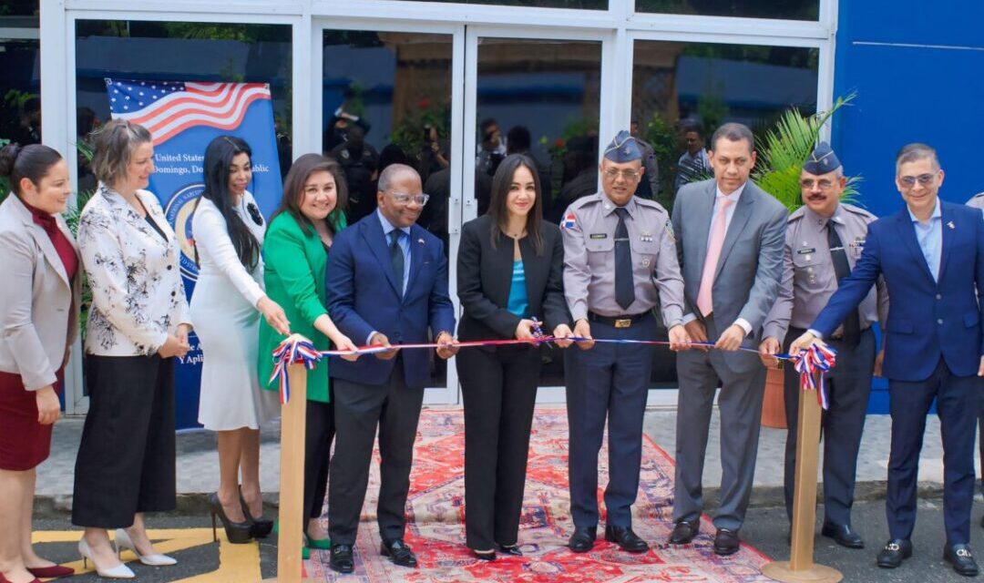 Ministerio de Interior y Policía inaugura Centro de Datos de la Policía Nacional con apoyo de la Oficina de Asuntos Internacionales de Narcóticos y Aplicación de la Ley de Estados Unidos