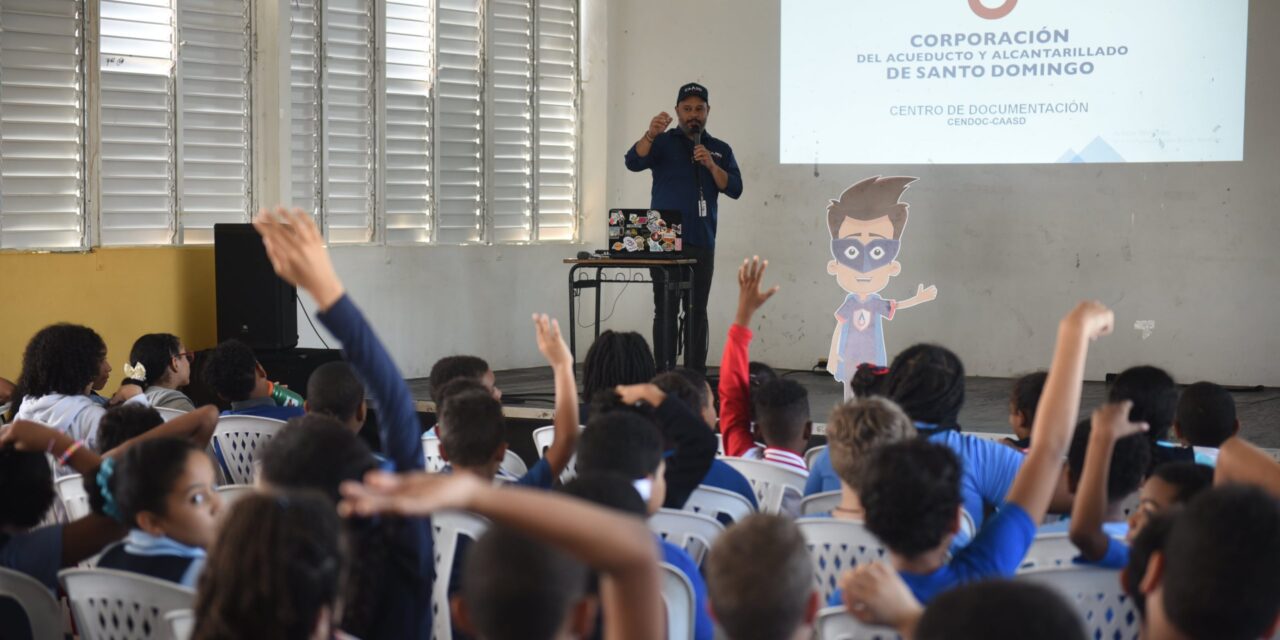 CENDOC-CAASD forma a más de 1,700 estudiantes como «Vigilantes del Agua» en 2024