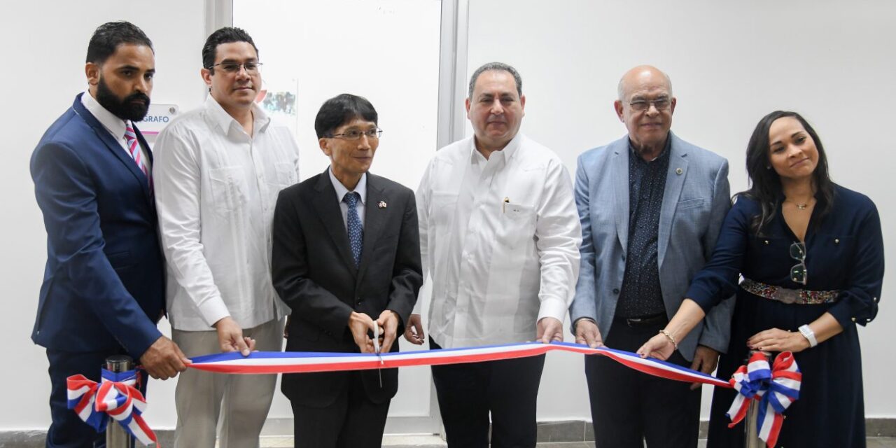 Ministerio de Salud y SNS reciben tomógrafo donado por el Gobierno de Japón